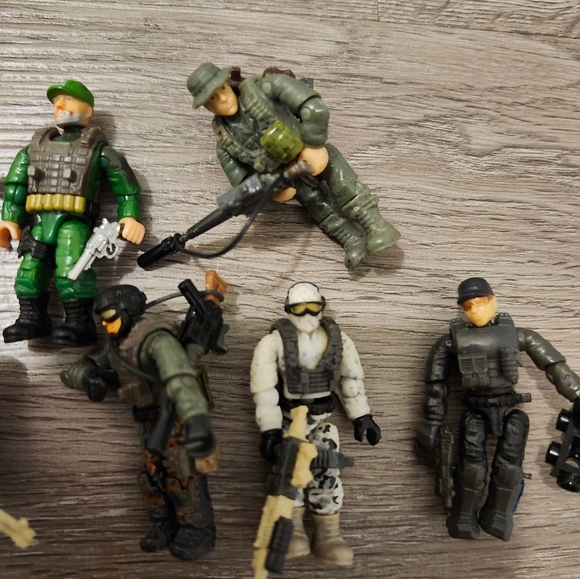 Mega Construx Call of Duty Action Figures Lot of 11 - Picture 5 of 6